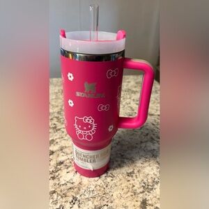 Stanley Pink Hello Kitty Quencher
